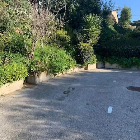 Duplex Au Calme Avec Parking *