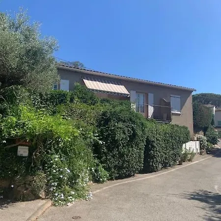 Duplex Au Calme Avec Parking サント・マキシム